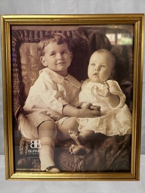 VINTAGE BURNES OF BOSTON GOLD WOOD PICTURE FRAME FITS 8X10
